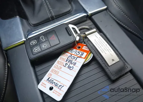 2015 Volvo V60 T6 R-Design Platinum из США, поврежденный, VIN YV1902SS9F1243417